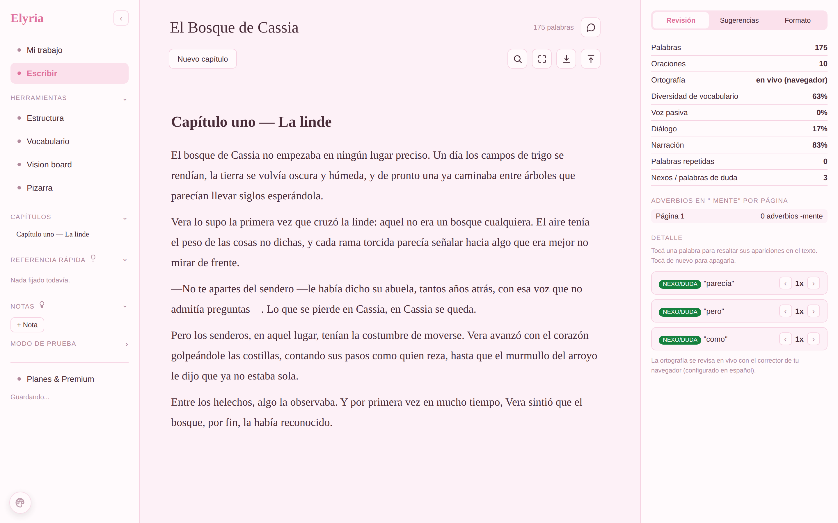 El editor de Elyria con un manuscrito